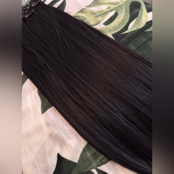 Human hair blend 24 In Black Clip in Hair Extensions Straight Beautiful Hair - Picture 6 of 7